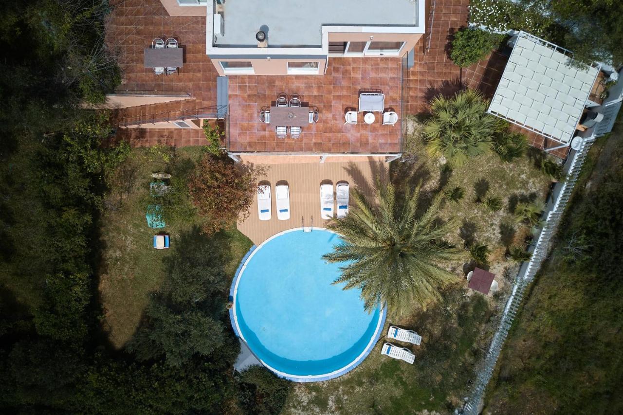 Seafront Villa Longobardi Chrissi Akti Chania Exterior foto