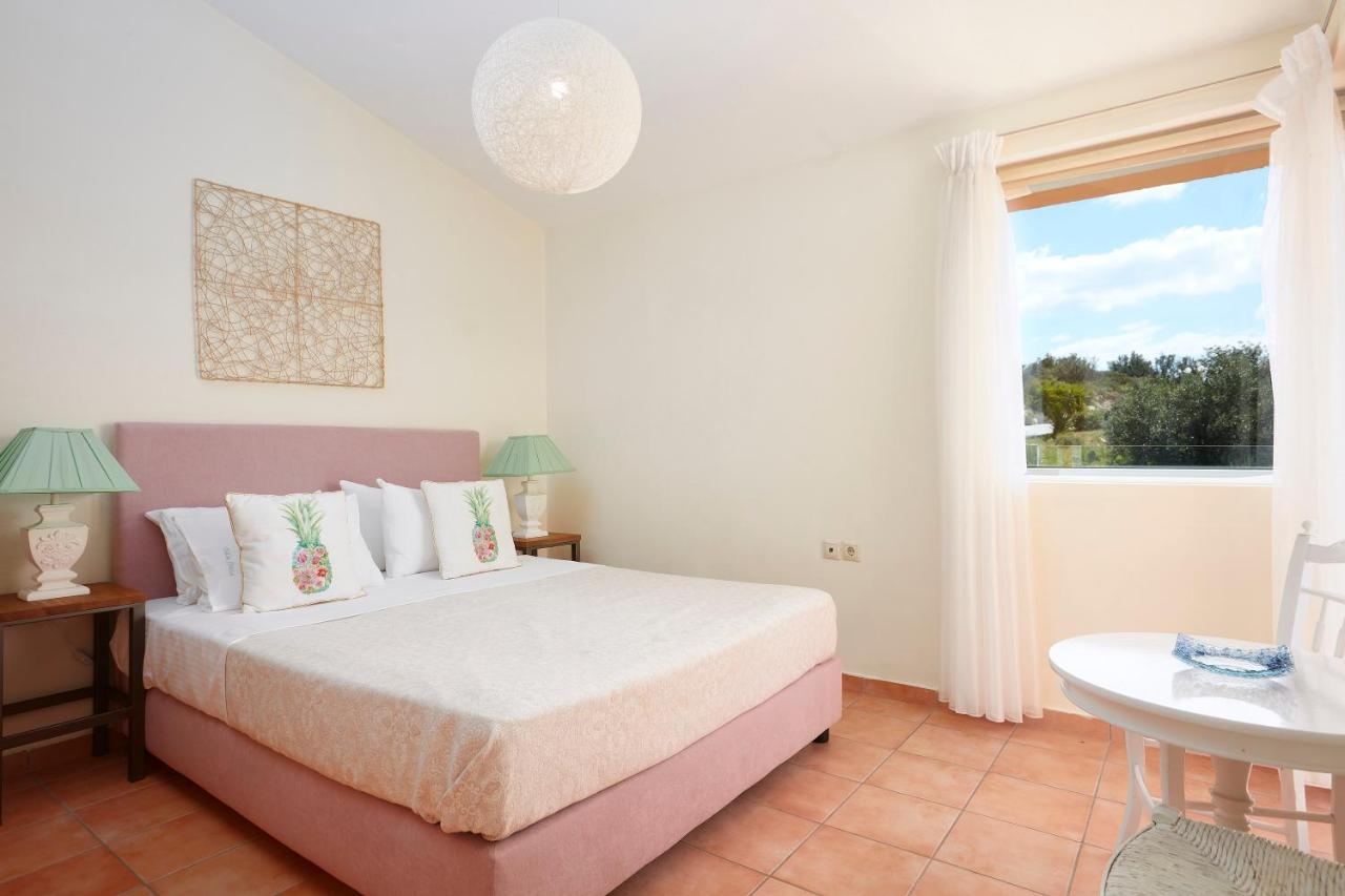 Seafront Villa Longobardi Chrissi Akti Chania Exterior foto