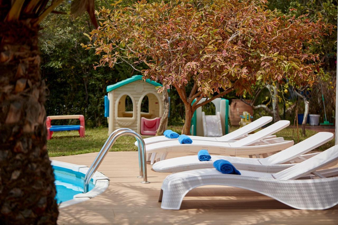 Seafront Villa Longobardi Chrissi Akti Chania Exterior foto