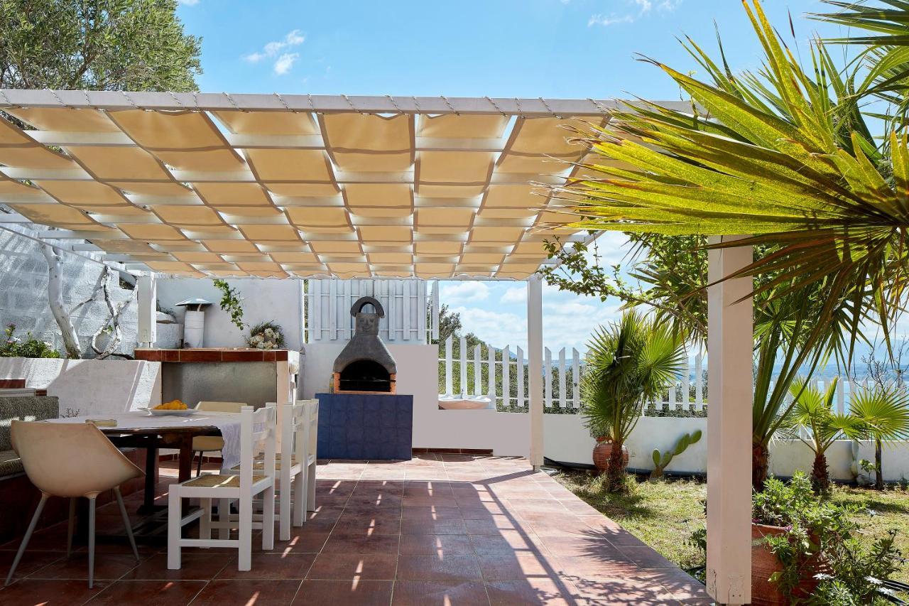 Seafront Villa Longobardi Chrissi Akti Chania Exterior foto