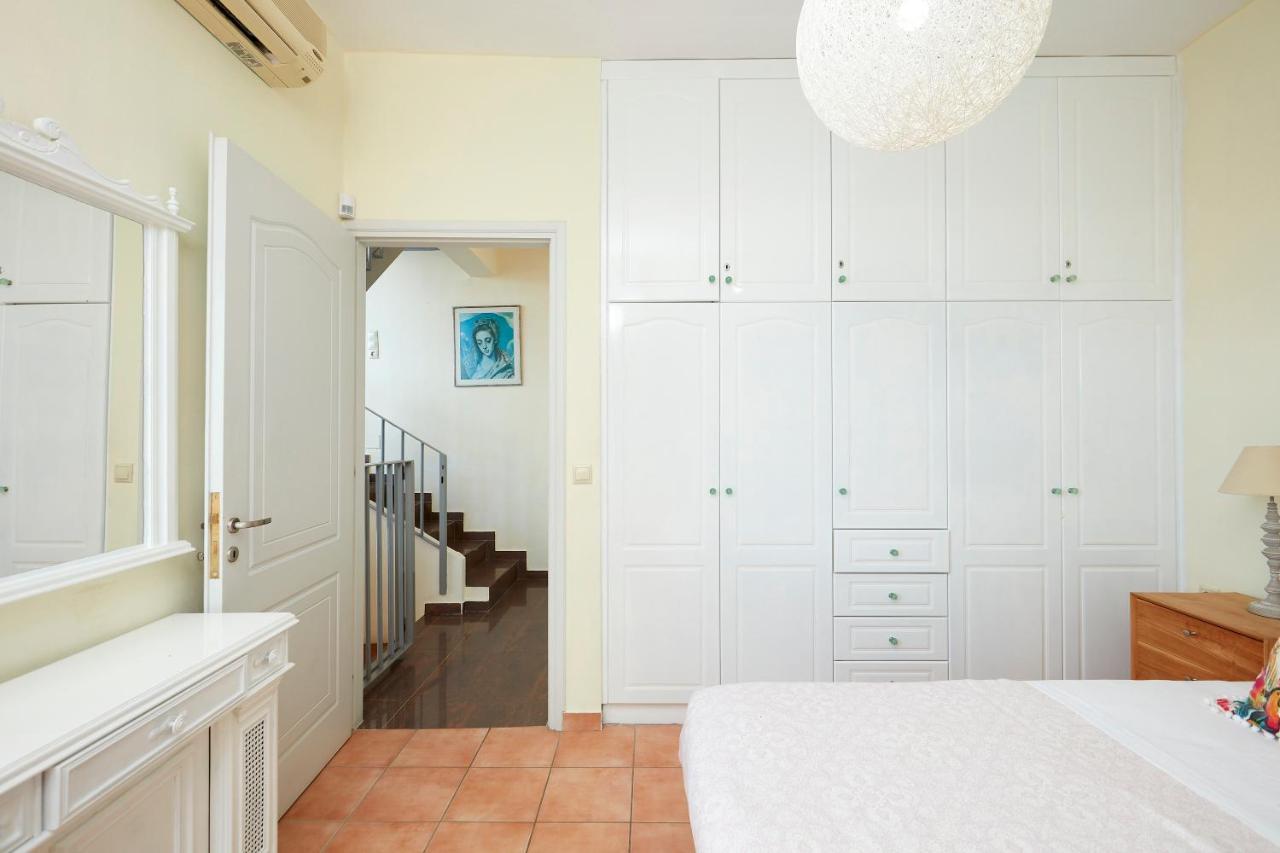 Seafront Villa Longobardi Chrissi Akti Chania Exterior foto